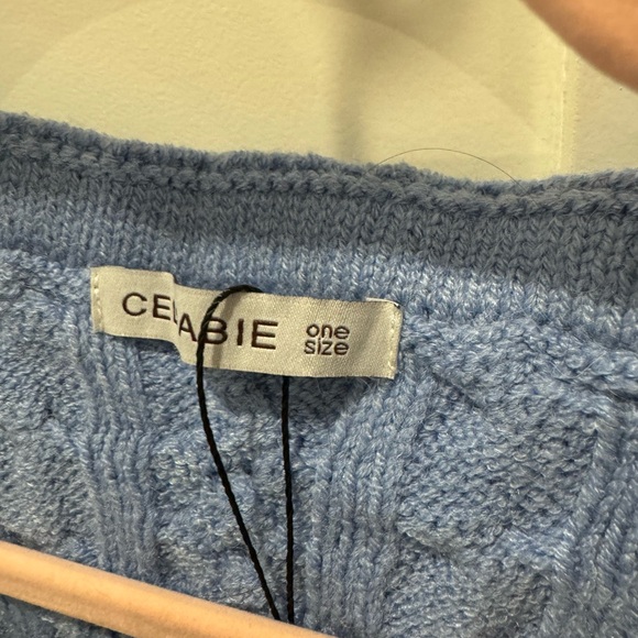 Cute knitted vest. - Picture 2 of 3